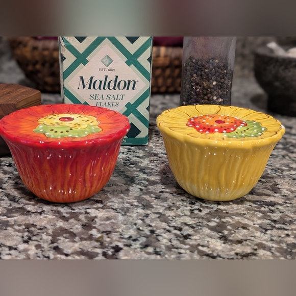 Vintage Bright Floral Salt & Pepper Set - Picture 5 of 8